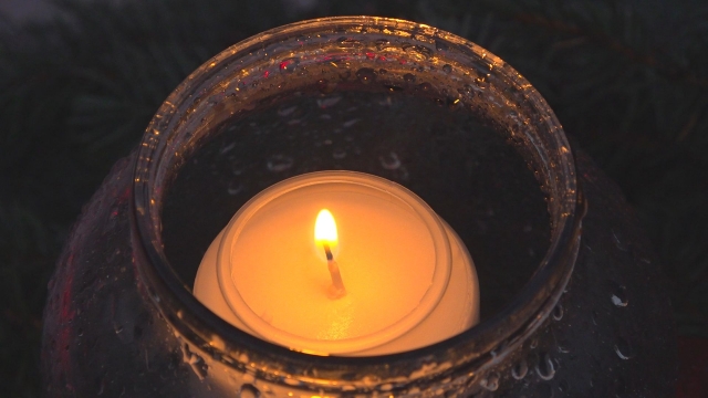 Na adventnom venci v Brezovej zapálili prvú adventnú sviečku