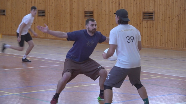 Do telocvične Gymnázia L. Novomeského sa vrátil obľúbený turnaj vo frisbee